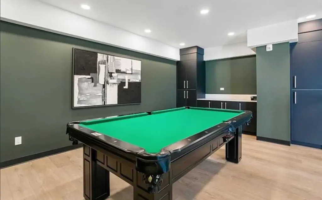 310 15 Avenue SW Calgary AB T2R 1S9