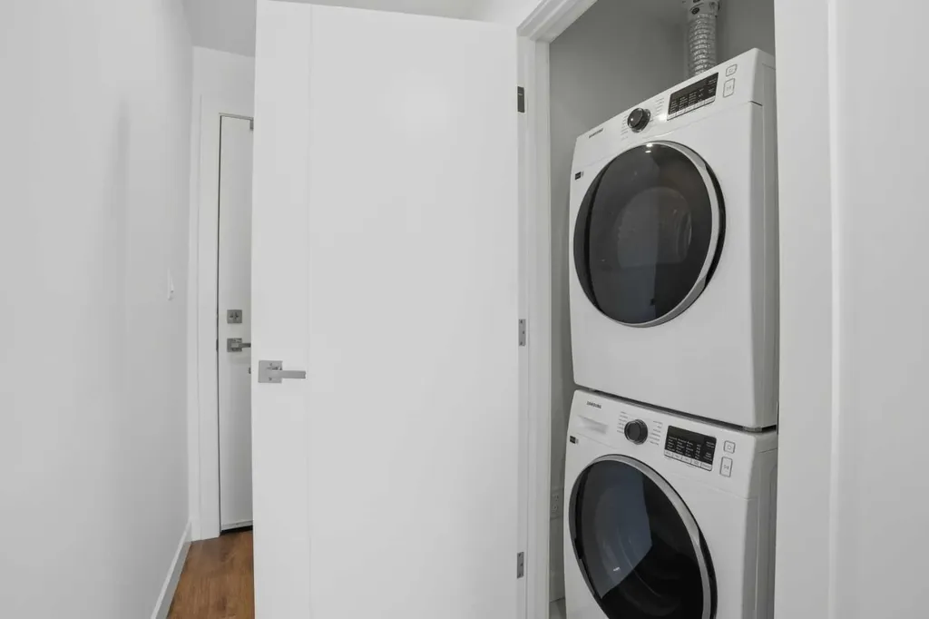 310 15 Avenue SW Calgary AB T2R 1S9