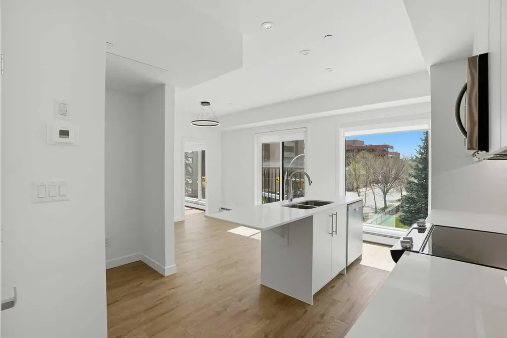 310 15 Avenue SW Calgary AB T2R 1S9