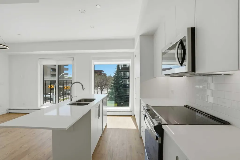 310 15 Avenue SW Calgary AB T2R 1S9