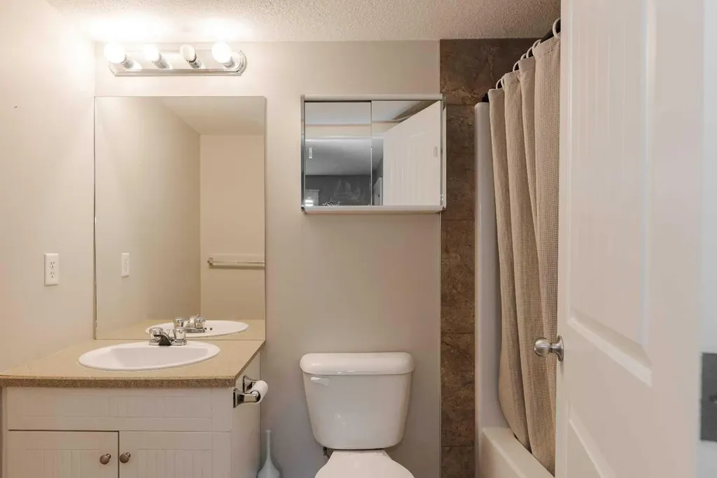 9604 Manning Avenue Fort Mcmurray AB T9H 3M7