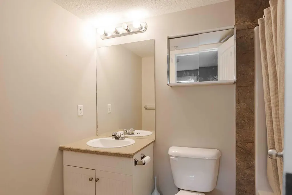 9604 Manning Avenue Fort Mcmurray AB T9H 3M7