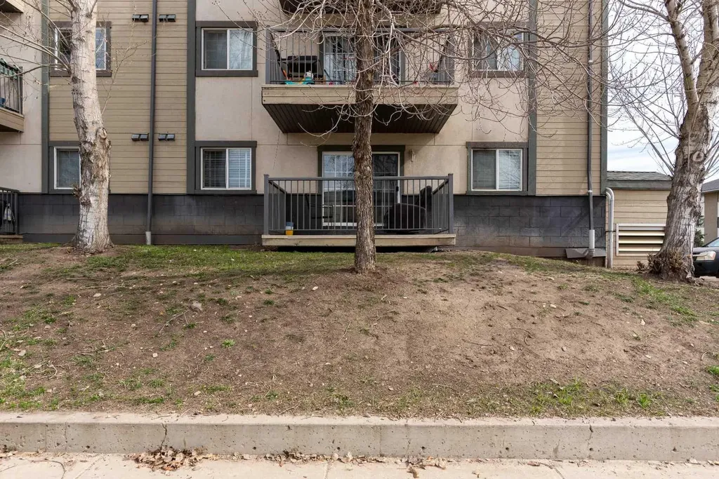 9604 Manning Avenue Fort Mcmurray AB T9H 3M7