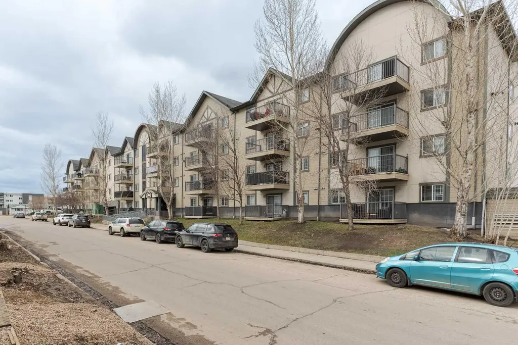 9604 Manning Avenue Fort Mcmurray AB T9H 3M7