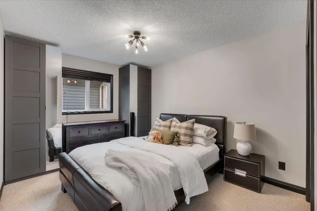 55 Evanspark Circle NW Calgary AB T3P 0B4