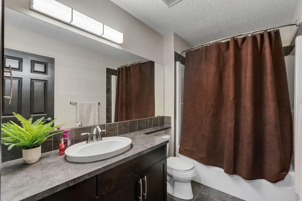 55 Evanspark Circle NW Calgary AB T3P 0B4