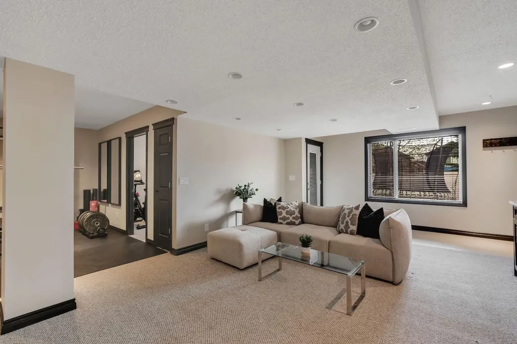 55 Evanspark Circle NW Calgary AB T3P 0B4
