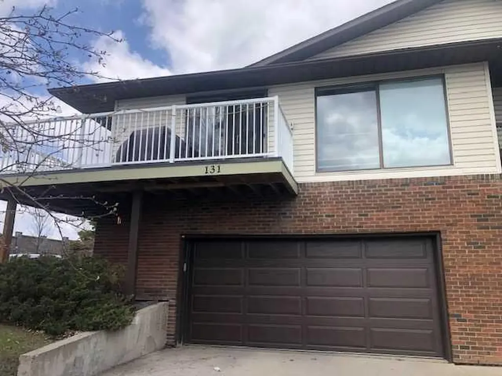 131 Ranchlands Court NW Calgary AB T3G1N8