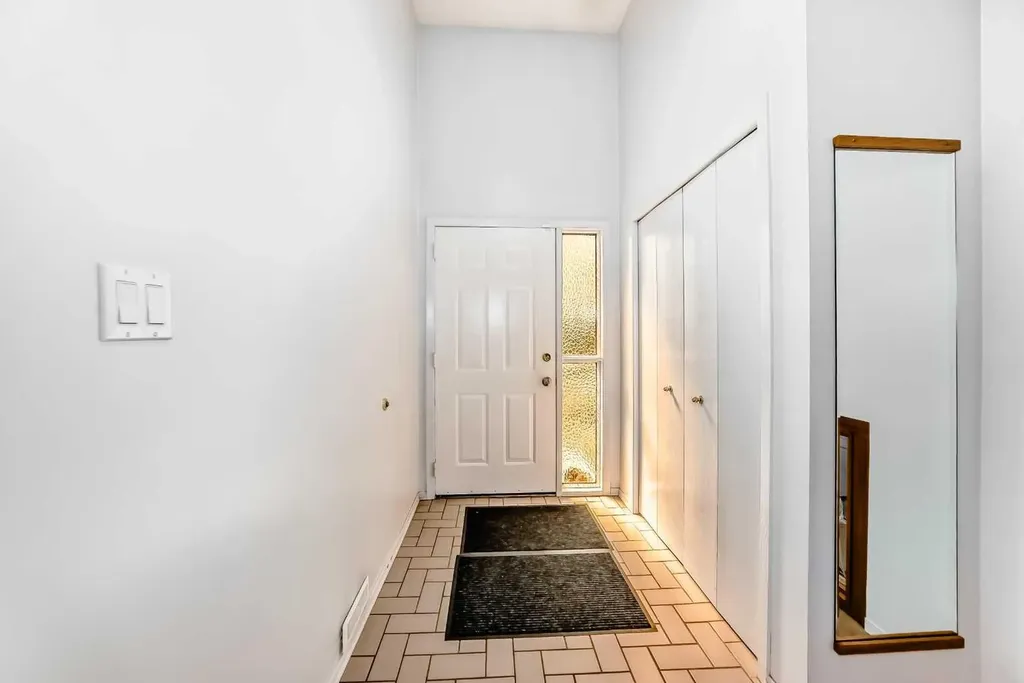 131 Ranchlands Court NW Calgary AB T3G1N8