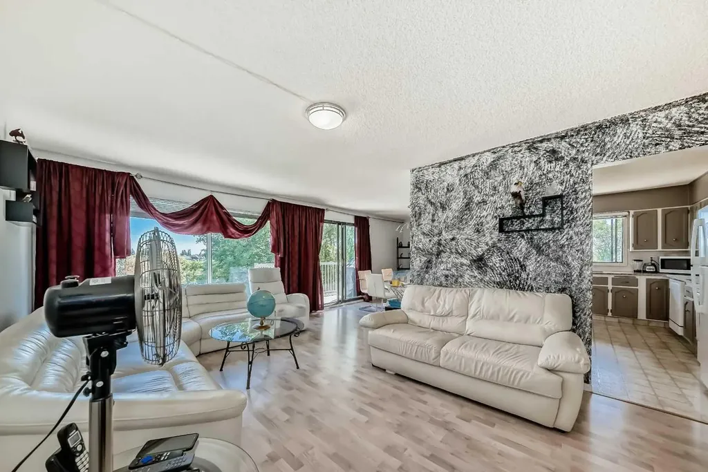 131 Ranchlands Court NW Calgary AB T3G1N8