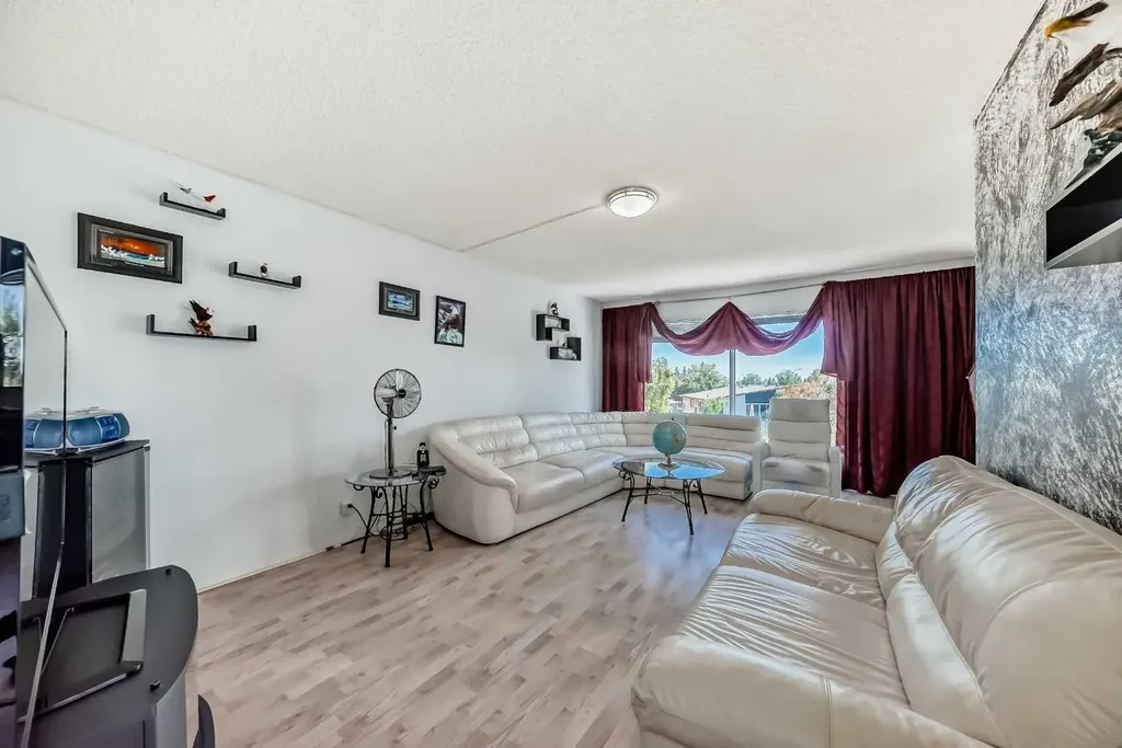 131 Ranchlands Court NW Calgary AB T3G1N8