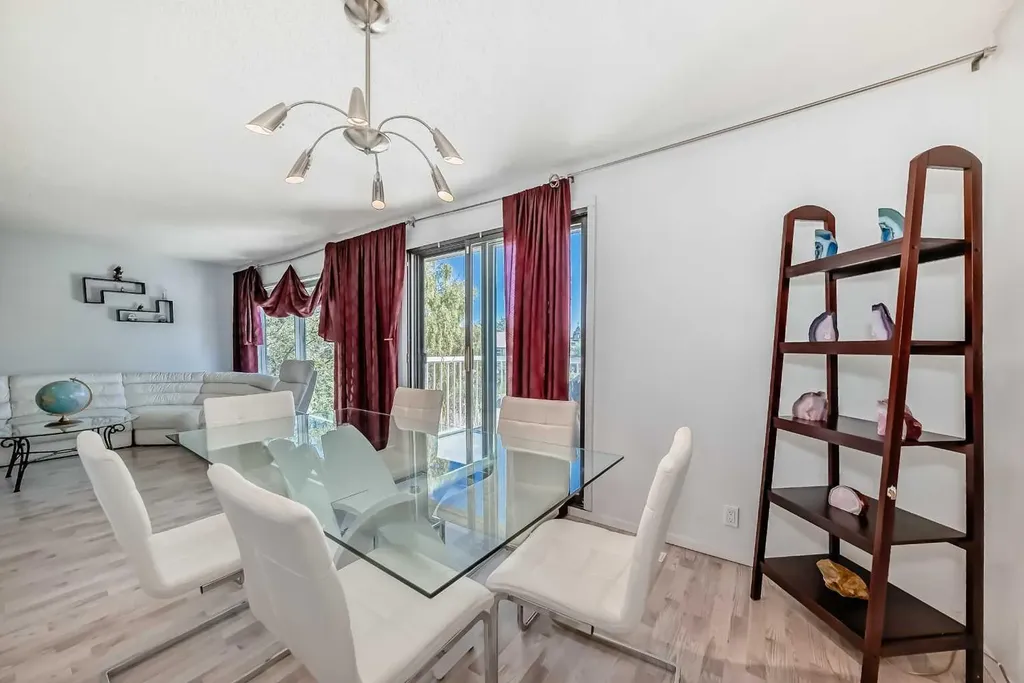 131 Ranchlands Court NW Calgary AB T3G1N8