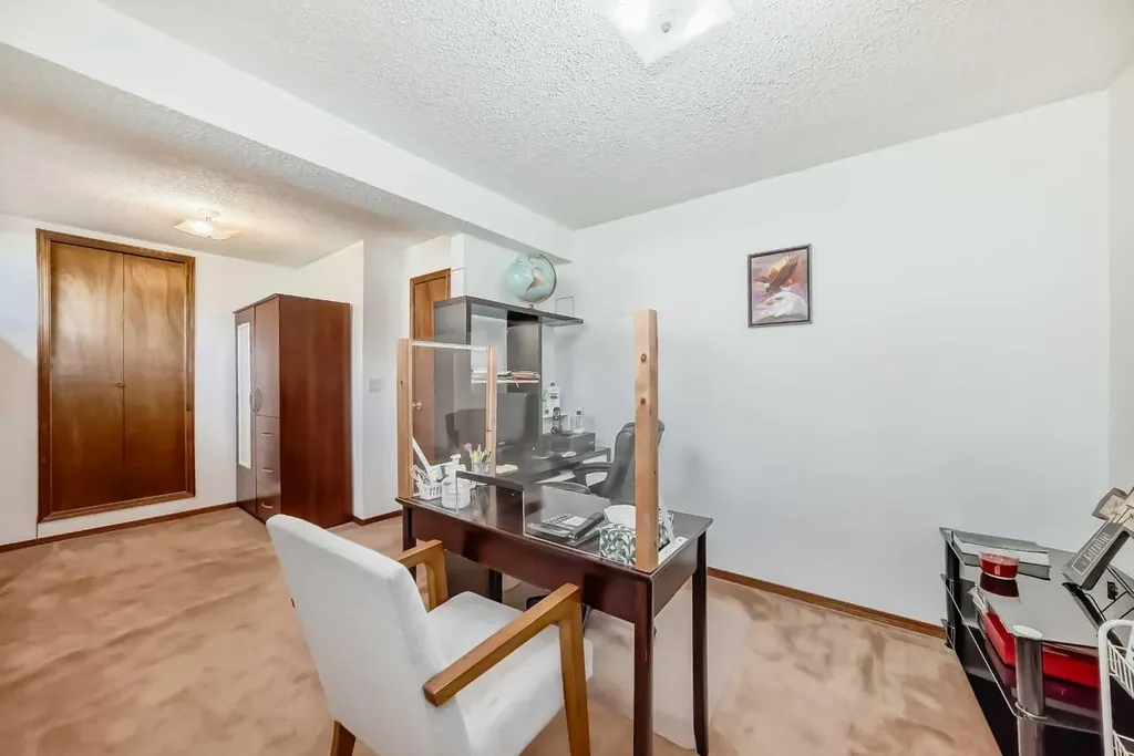 131 Ranchlands Court NW Calgary AB T3G1N8