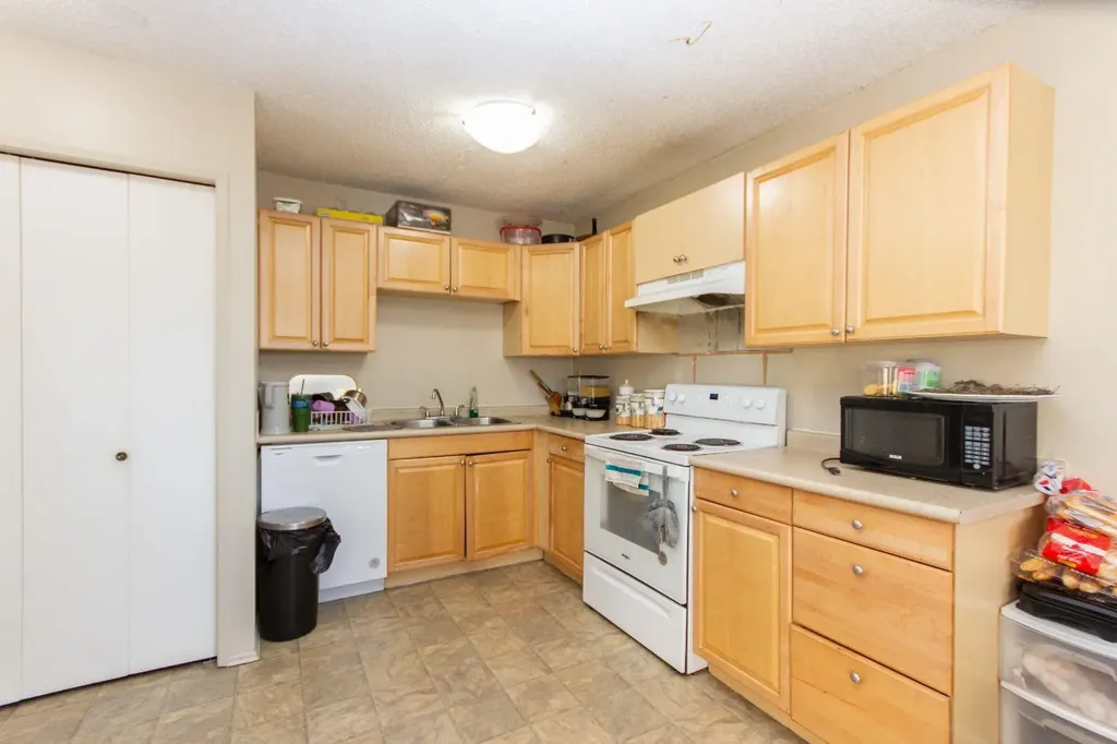 19 Gibson Close Red Deer AB T4P 2Z3