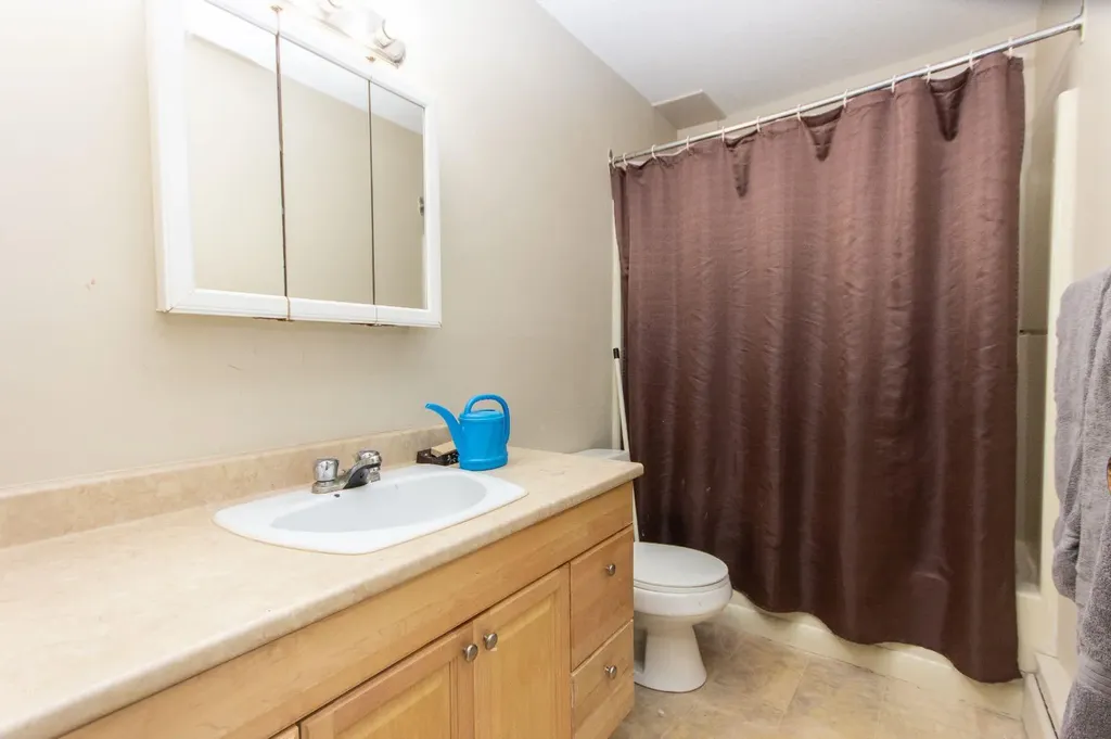 19 Gibson Close Red Deer AB T4P 2Z3