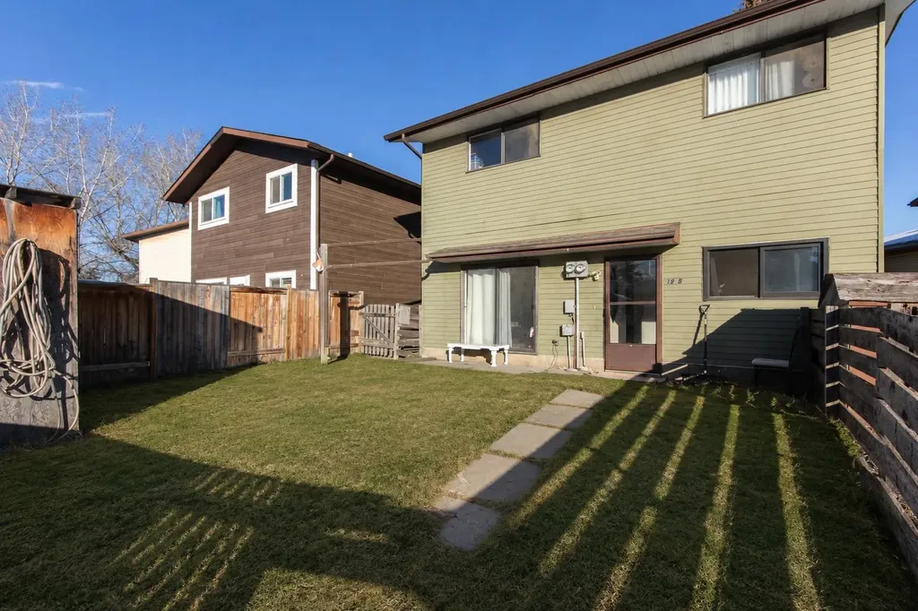19 Gibson Close Red Deer AB T4P 2Z3