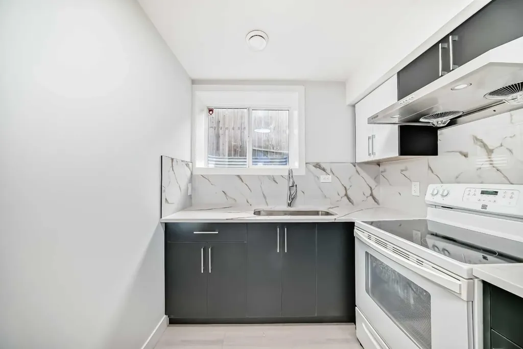231 Saddlebrook Way NE Calgary AB T3J 0B5