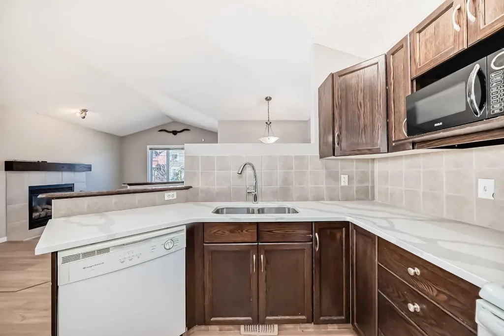 231 Saddlebrook Way NE Calgary AB T3J 0B5