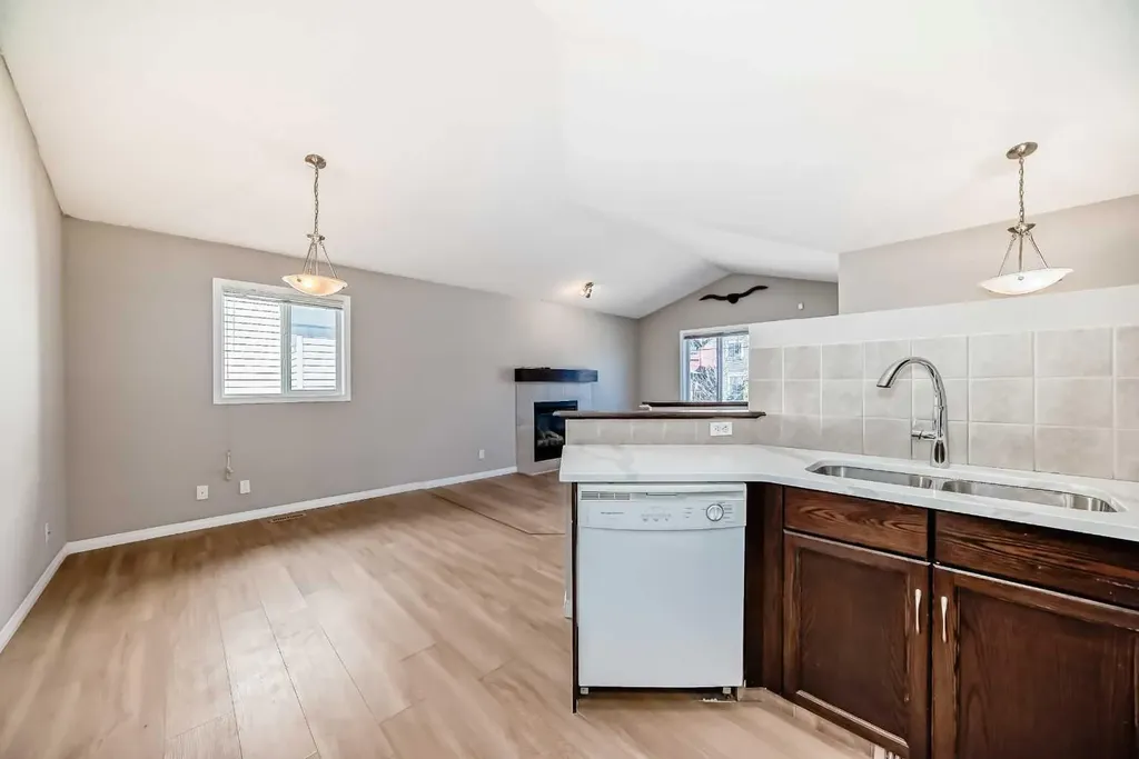 231 Saddlebrook Way NE Calgary AB T3J 0B5
