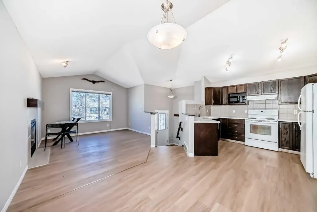231 Saddlebrook Way NE Calgary AB T3J 0B5