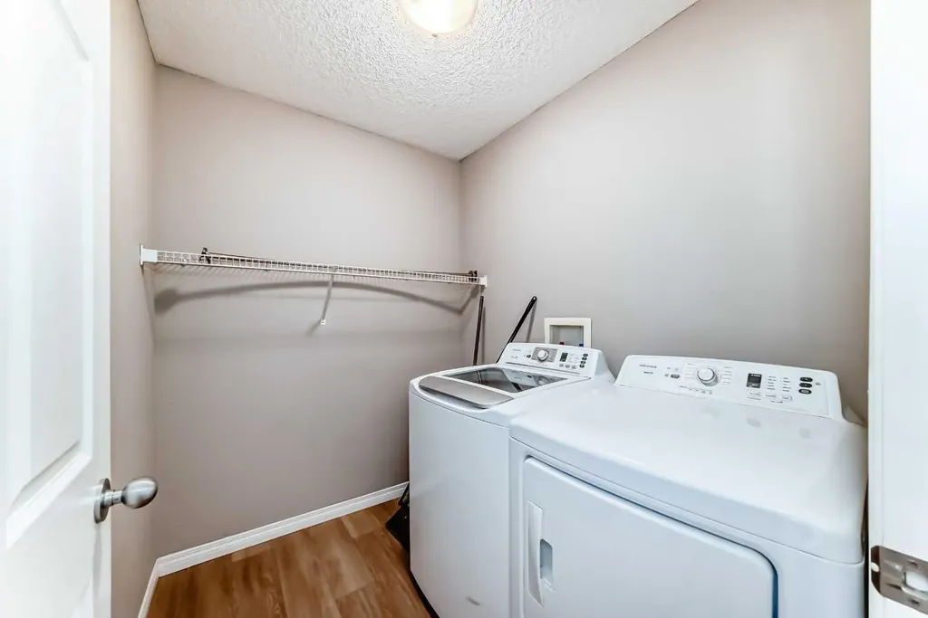 231 Saddlebrook Way NE Calgary AB T3J 0B5