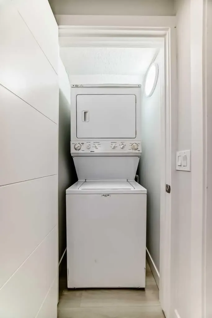 231 Saddlebrook Way NE Calgary AB T3J 0B5
