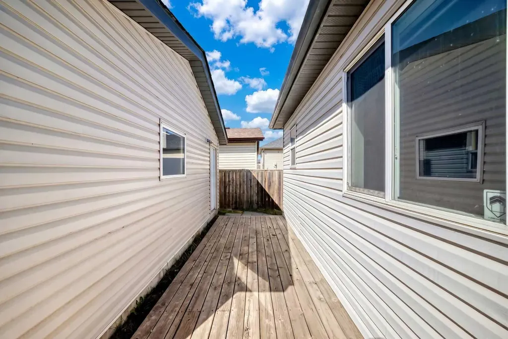 231 Saddlebrook Way NE Calgary AB T3J 0B5
