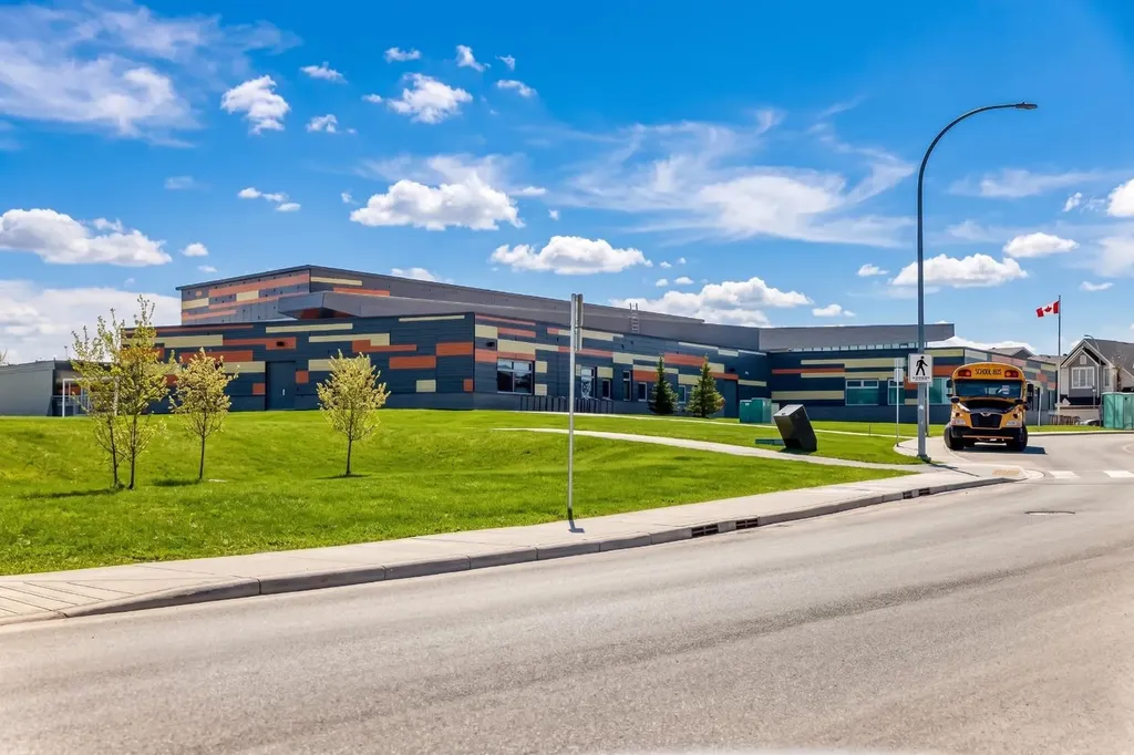 231 Saddlebrook Way NE Calgary AB T3J 0B5