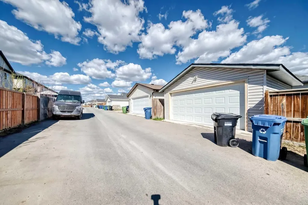 231 Saddlebrook Way NE Calgary AB T3J 0B5