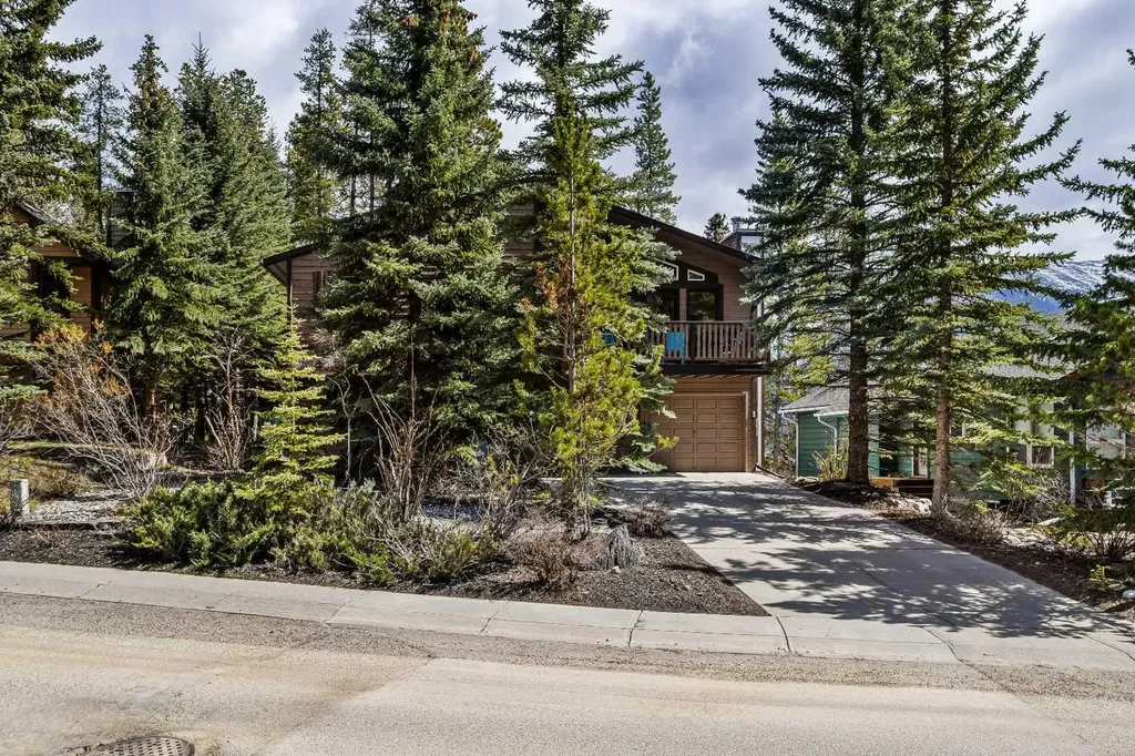 1054 Evergreen Circle Canmore AB T1W 3H5