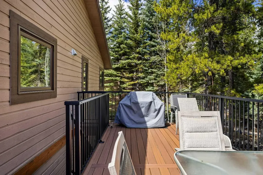 1054 Evergreen Circle Canmore AB T1W 3H5