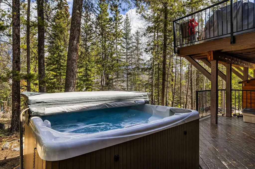 1054 Evergreen Circle Canmore AB T1W 3H5