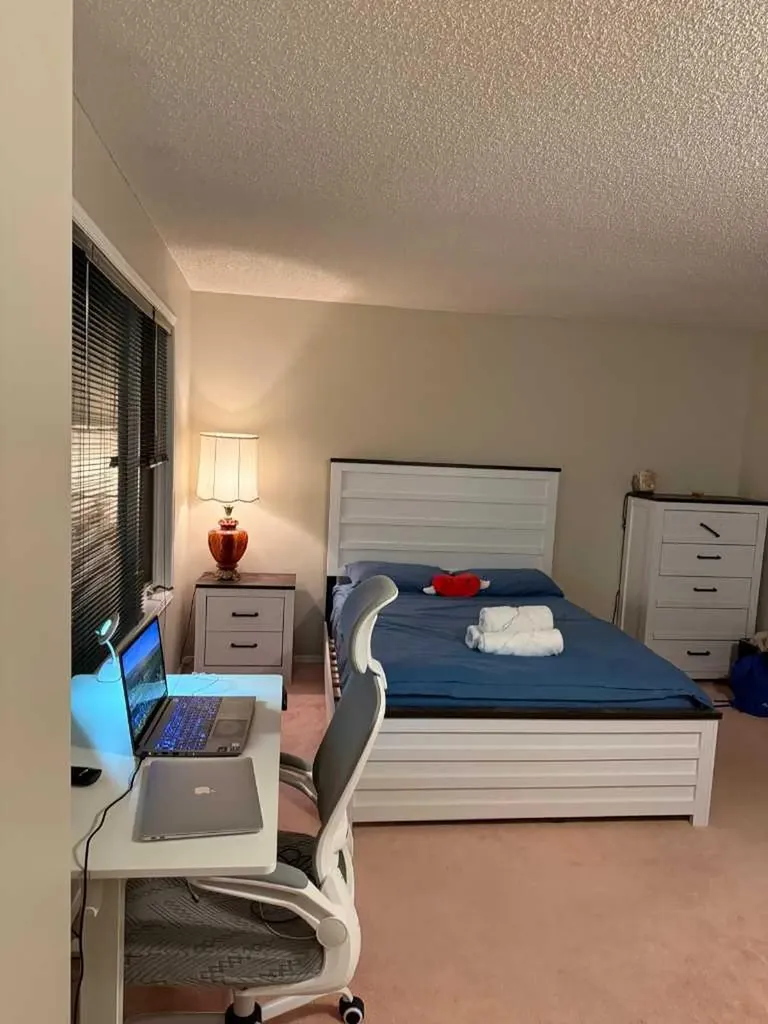 7212 Sierra Morena Boulevard SW Calgary AB T3H 3G5
