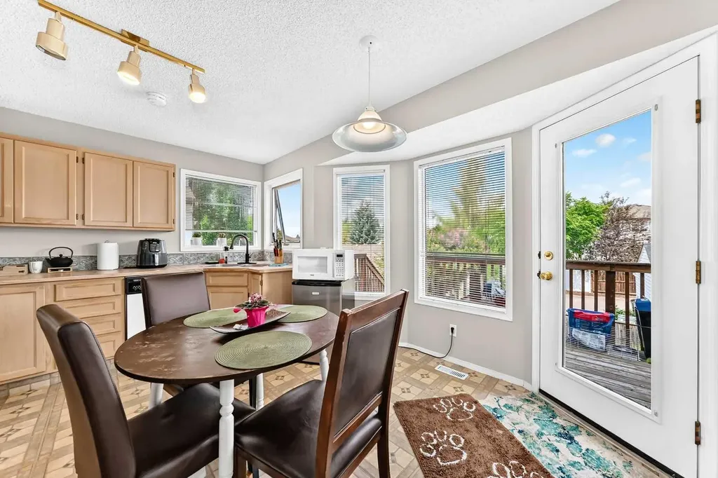 7212 Sierra Morena Boulevard SW Calgary AB T3H 3G5