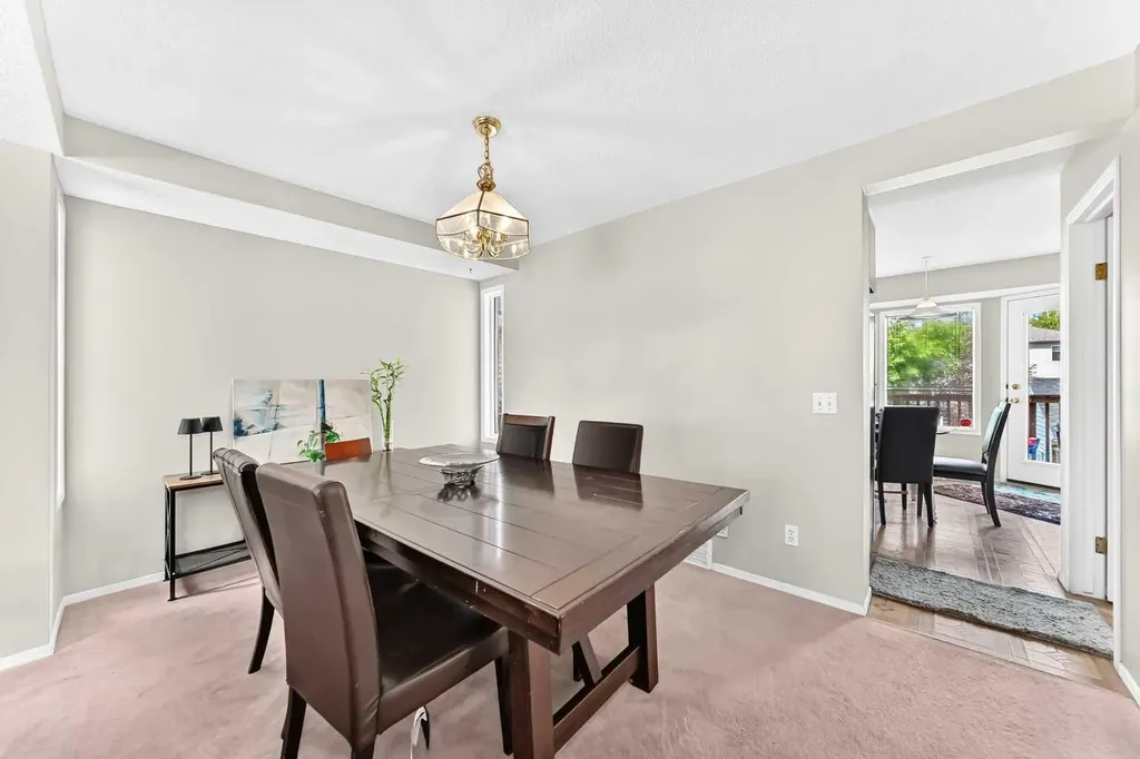 7212 Sierra Morena Boulevard SW Calgary AB T3H 3G5