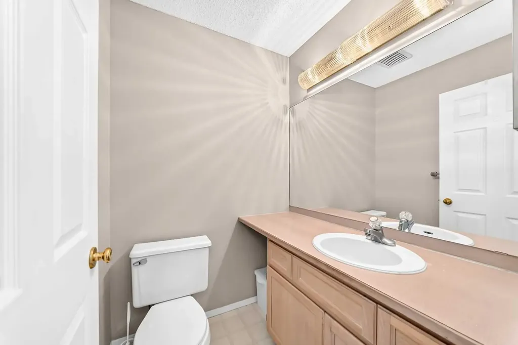 7212 Sierra Morena Boulevard SW Calgary AB T3H 3G5