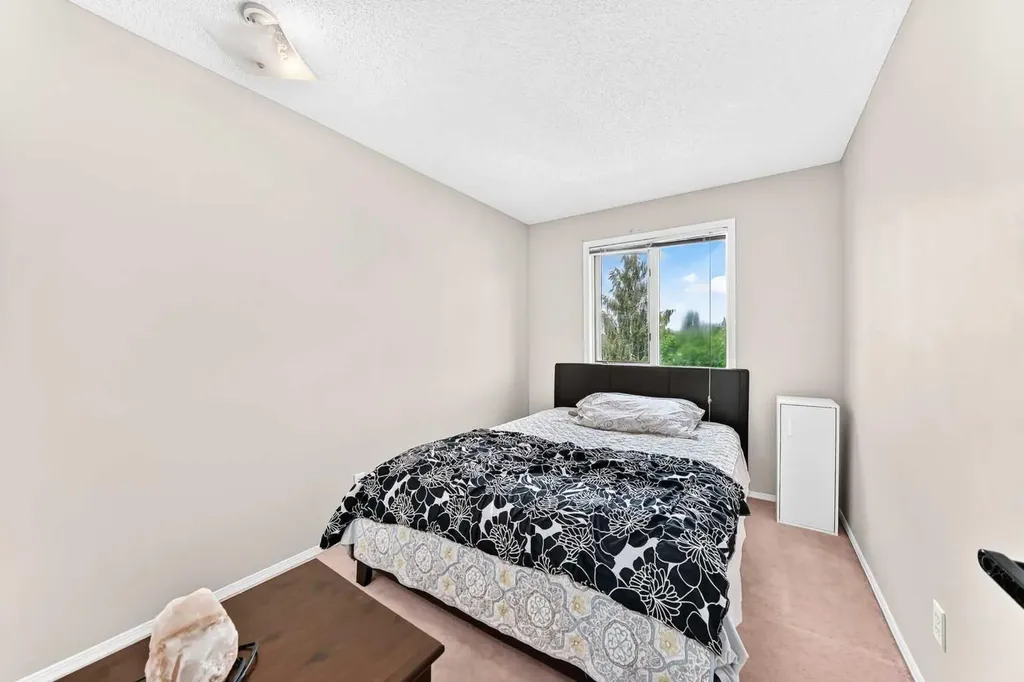 7212 Sierra Morena Boulevard SW Calgary AB T3H 3G5