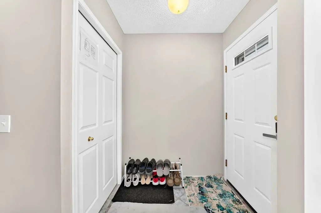 7212 Sierra Morena Boulevard SW Calgary AB T3H 3G5