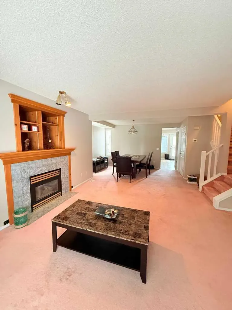 7212 Sierra Morena Boulevard SW Calgary AB T3H 3G5