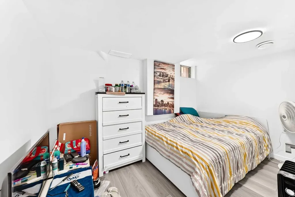 7212 Sierra Morena Boulevard SW Calgary AB T3H 3G5