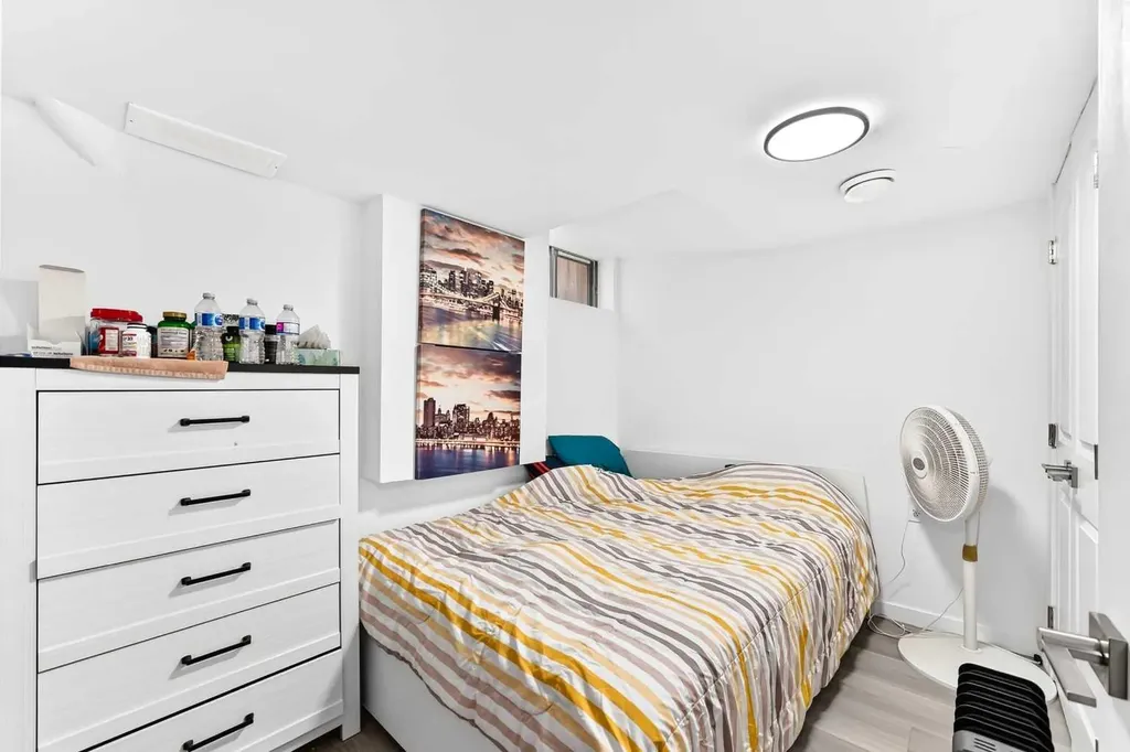 7212 Sierra Morena Boulevard SW Calgary AB T3H 3G5