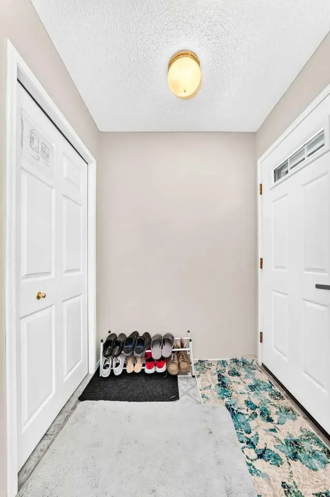 7212 Sierra Morena Boulevard SW Calgary AB T3H 3G5