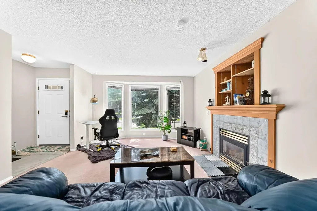7212 Sierra Morena Boulevard SW Calgary AB T3H 3G5