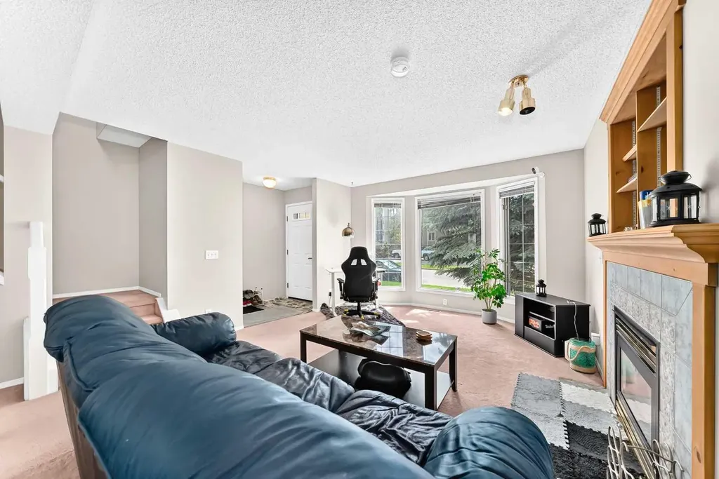 7212 Sierra Morena Boulevard SW Calgary AB T3H 3G5