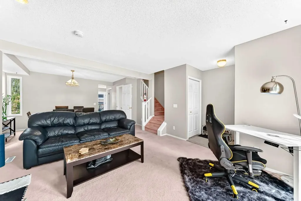 7212 Sierra Morena Boulevard SW Calgary AB T3H 3G5