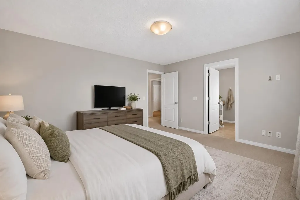 38 Silverado Skies Crescent Calgary AB T2X0J5