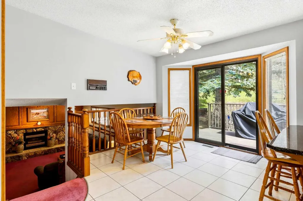 149 Edgehill Drive NW Calgary AB T3A 2W5