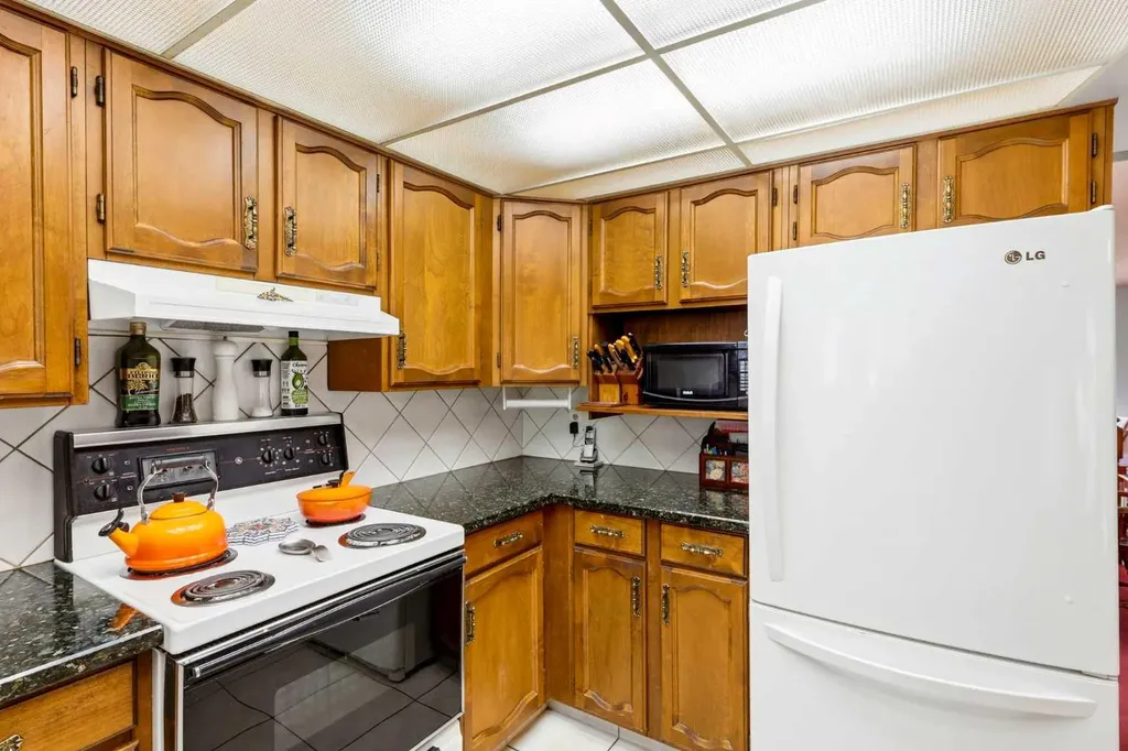 149 Edgehill Drive NW Calgary AB T3A 2W5