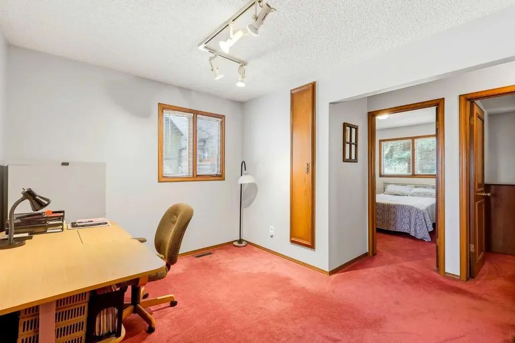 149 Edgehill Drive NW Calgary AB T3A 2W5