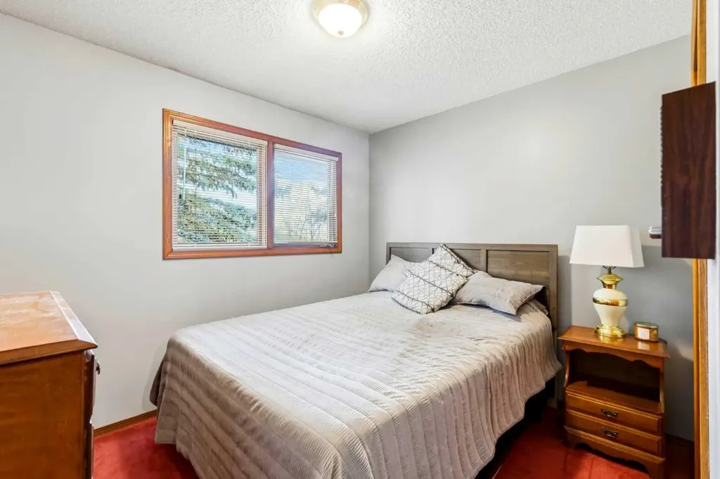149 Edgehill Drive NW Calgary AB T3A 2W5